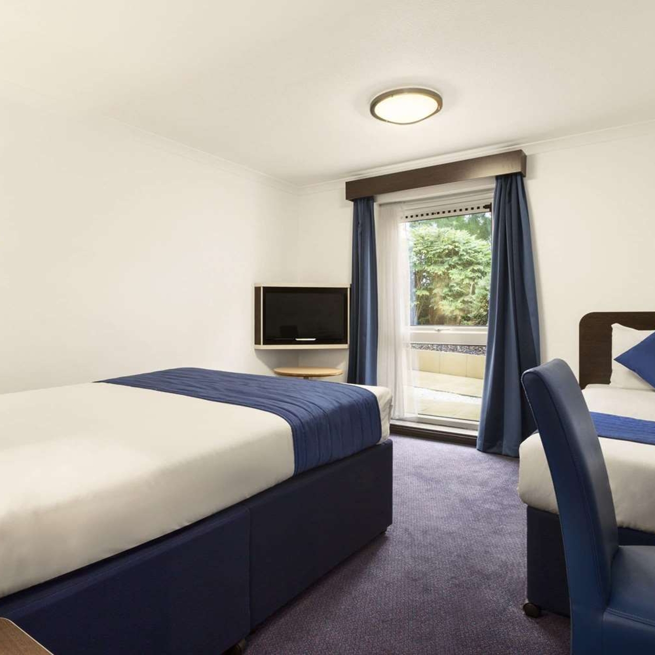 Hotel Ramada by Wyndham Oxford Welcome Break en HRS con servicios gratuitos