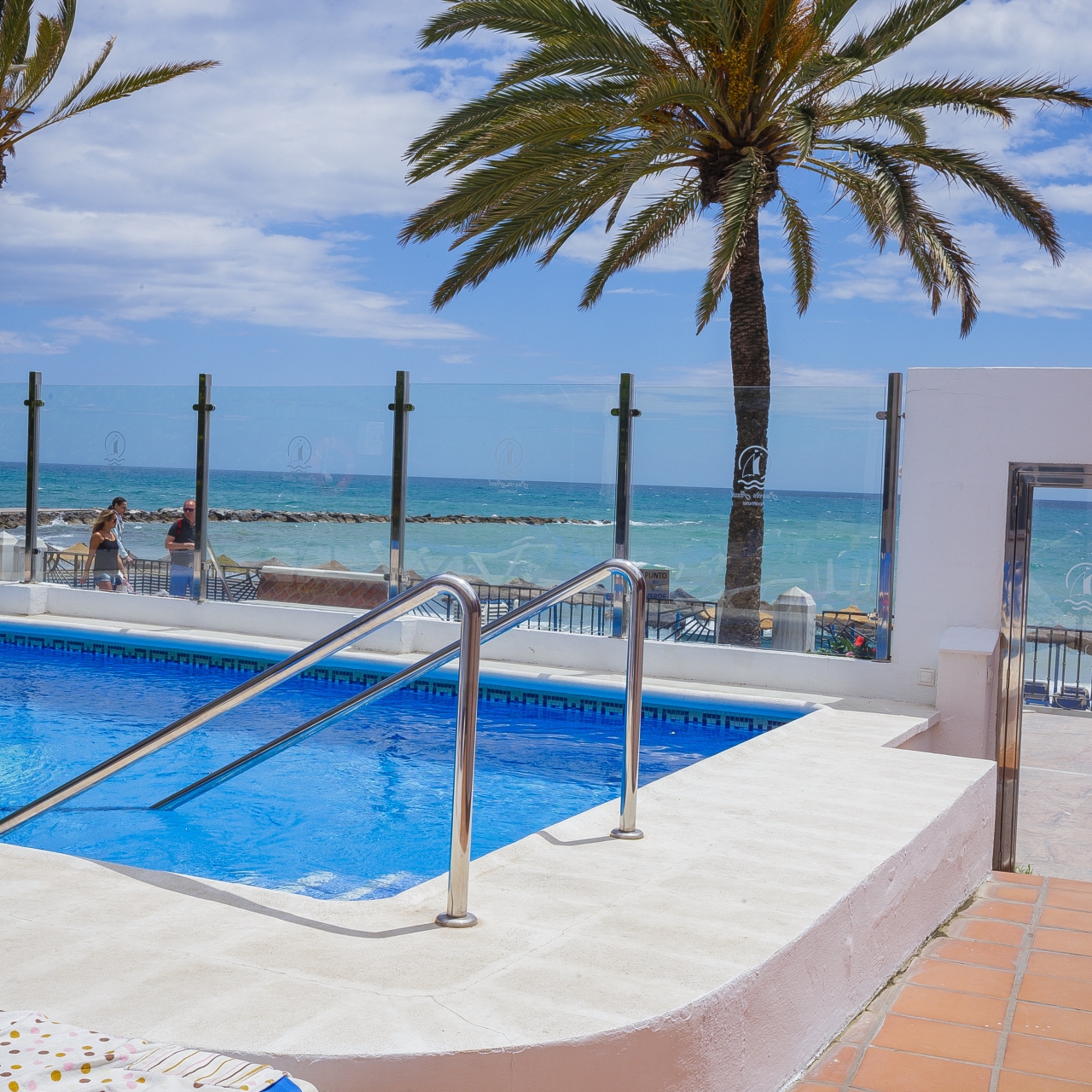 Puerto Azul Aparthotel en Marbella en HRS con servicios gratuitos