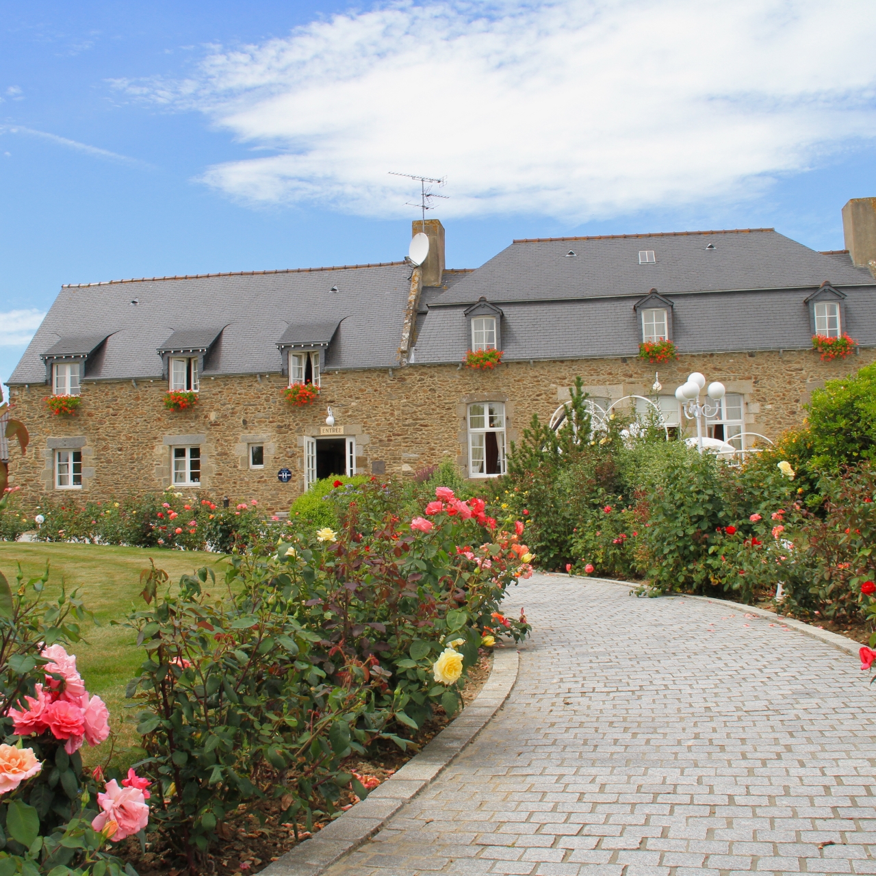 Art Et Fenetre Saint Jouan Des Guerets Saint Jouan Des Guerets Bretagne France L Europe Hrs