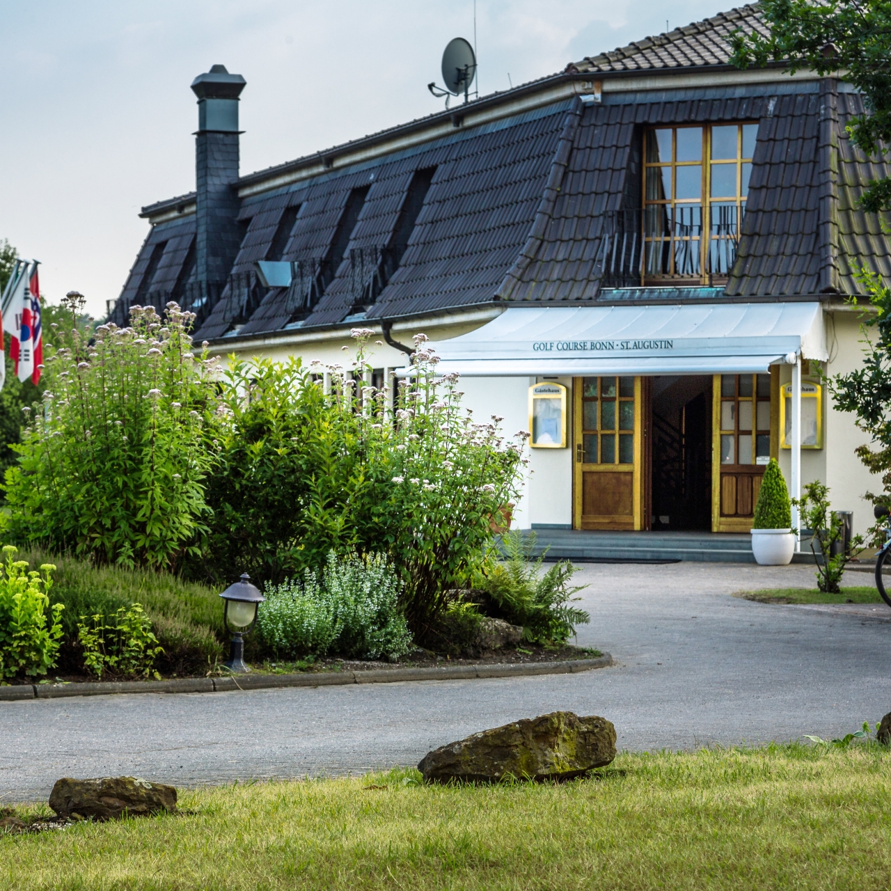 Hotel Golf Course Bonn North Rhine-Westphalia at HRS with free services