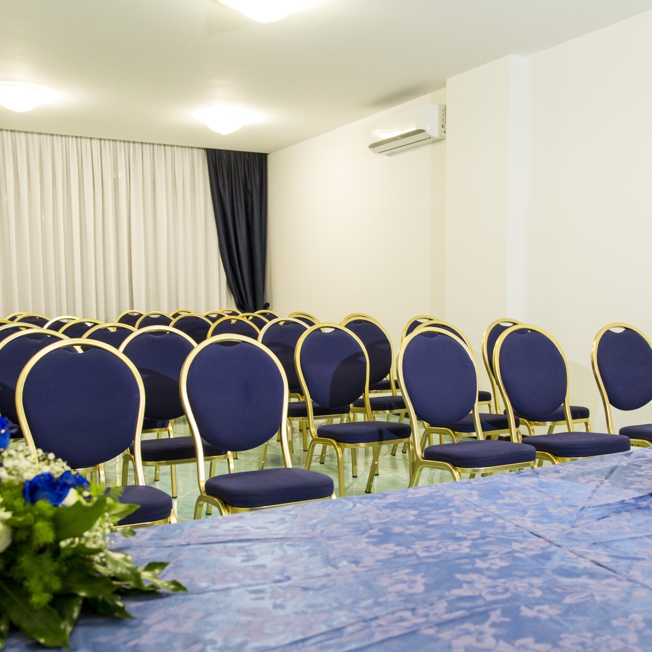 Get Wallpaper Polo Nautico Hotel Centro Congressi 4 Hrs Star Hotel In Salerno For iPhone Free