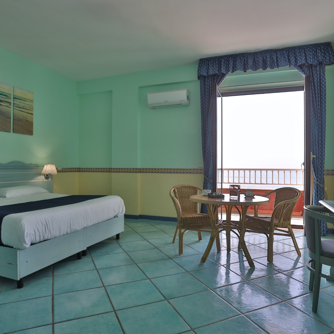 Polo Nautico Hotel Centro Congressi - Salerno presso HRS con servizi  gratuiti