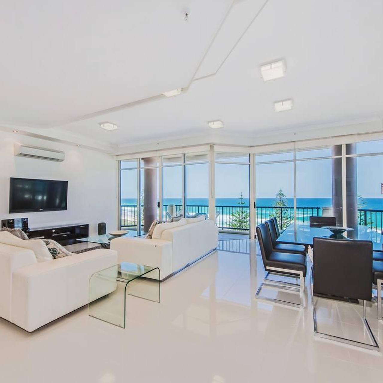 Hotel Oceana On Broadbeach 4 Hrs Star Hotel In Broadbeach State Of Queensland