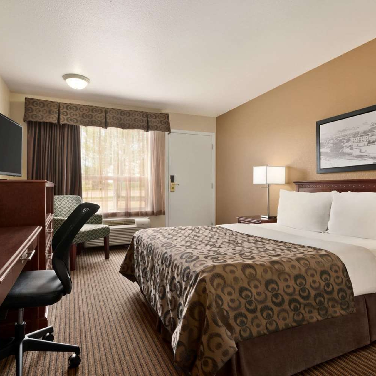 hotel super 8 drumheller canada at hrs with free services