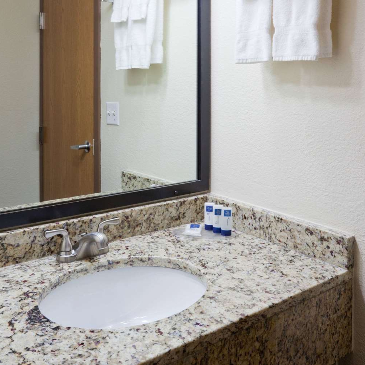 Americinn Apple Valley In Apple Valley Minnesota Hrs