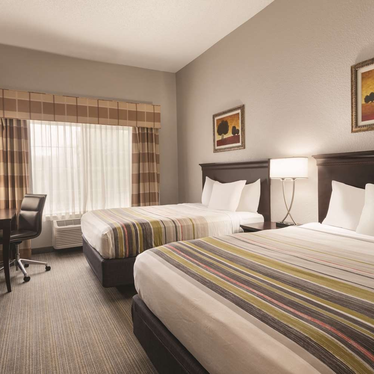 Country Inn Suites West Bend 3 Hrs Star Hotel In West Bend