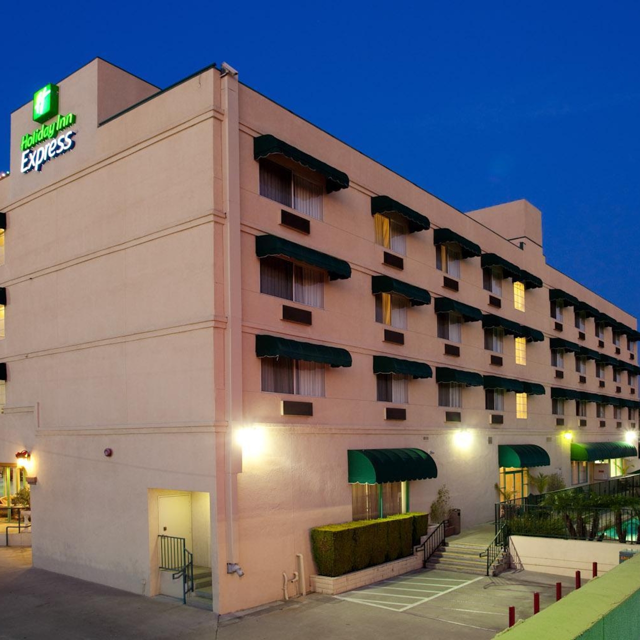 Holiday Inn Express & Suites PASADENA-COLORADO BLVD. - 3 HRS star hotel in  Pasadena (California)