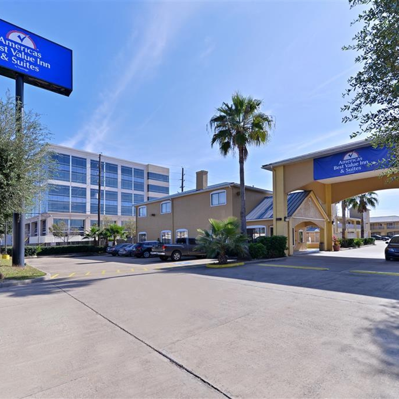 Americas Best Value Inn Suites Houston Katy Freeway United States Of America At Hrs With Free Services Dit hotel dateert uit 1998 en was in 2012 volledig gerenoveerd. americas best value inn suites