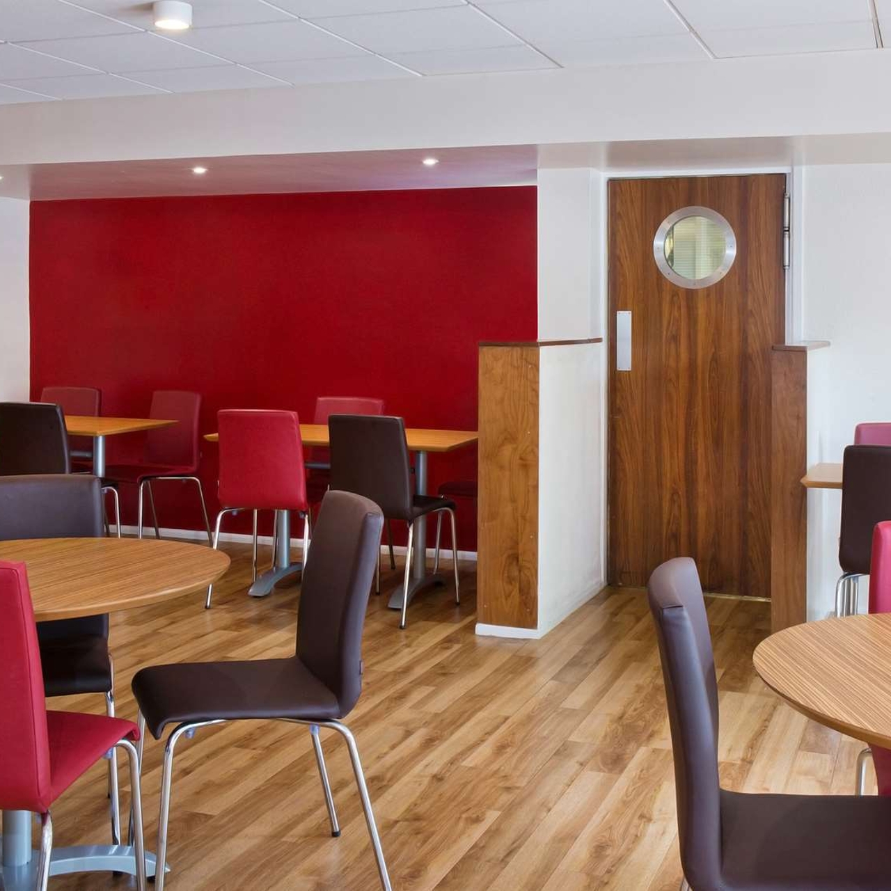 Hotel Travelodge Manchester Sportcity Manchester England At Hrs With Free Services Travelodge manchester sportcity gorton indirimli fiyatlar ile tatil.com'da. hotel travelodge manchester sportcity