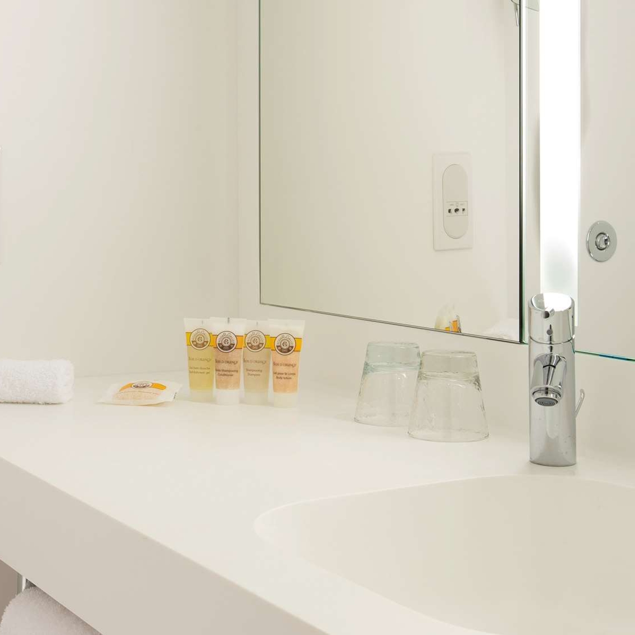 hotel mercure paris cdg airport convention paris at hrs with free services