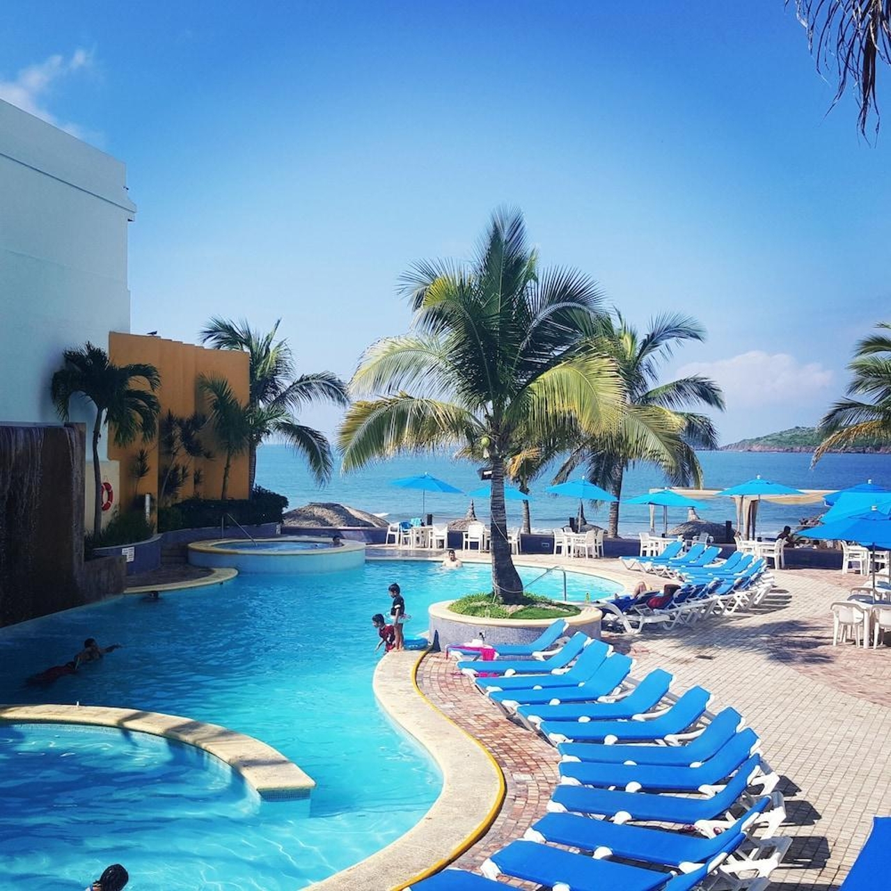 Hotel Las Flores Beach Resort - 3 HRS star hotel in Mazatlán (Sinaloa) Hotel Las Flores Beach Resort - 3 HRS star hotel in Mazatlán (Sinaloa)