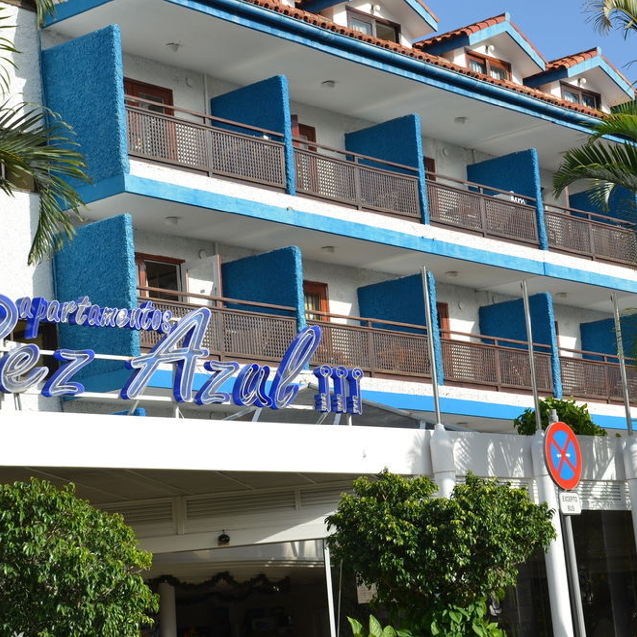 Hotel Apartamentos Pez Azul en Puerto de la Cruz en HRS con servicios  gratuitos