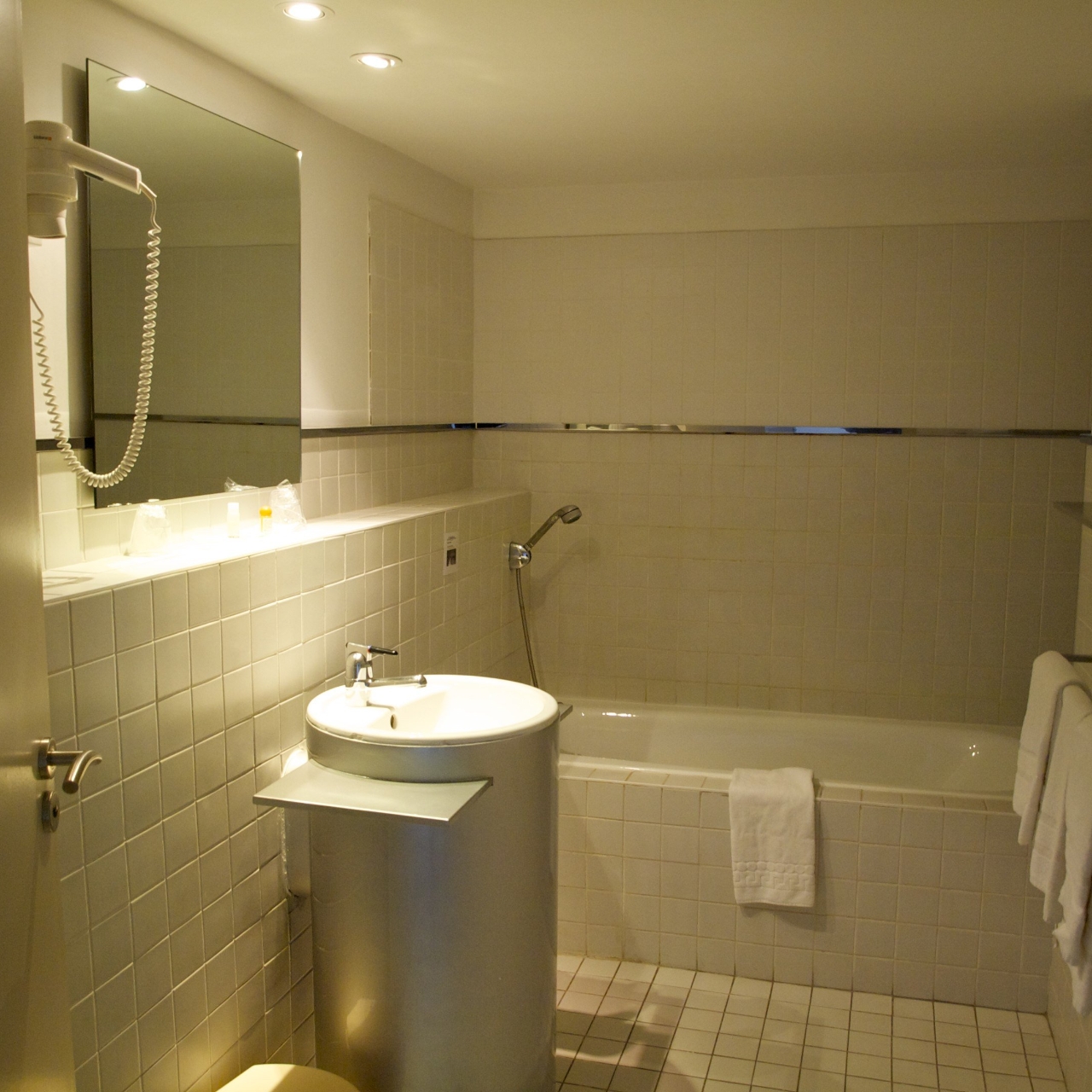 Appart Hotel Odalys Cheval Blanc 3 Hrs Star Hotel In Nimes Languedoc Roussillon