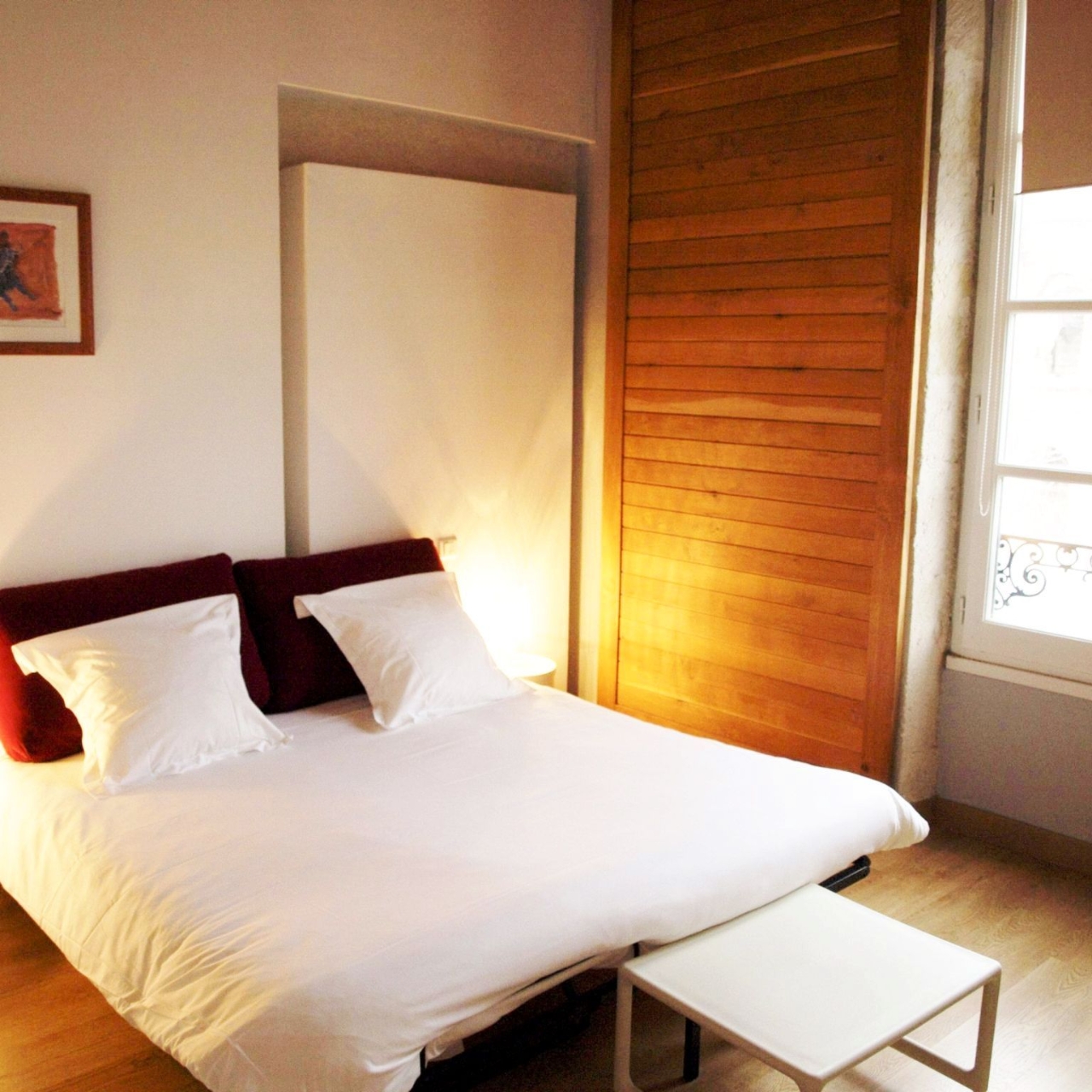 Appart Hotel Odalys Cheval Blanc 3 Hrs Star Hotel In Nimes Languedoc Roussillon
