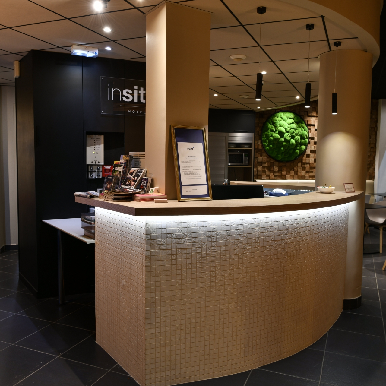 In Situ Hotel Le Chat Botte France At Hrs With Free Services In Situ Hotel Le Chat Botte France At Hrs With Free Services