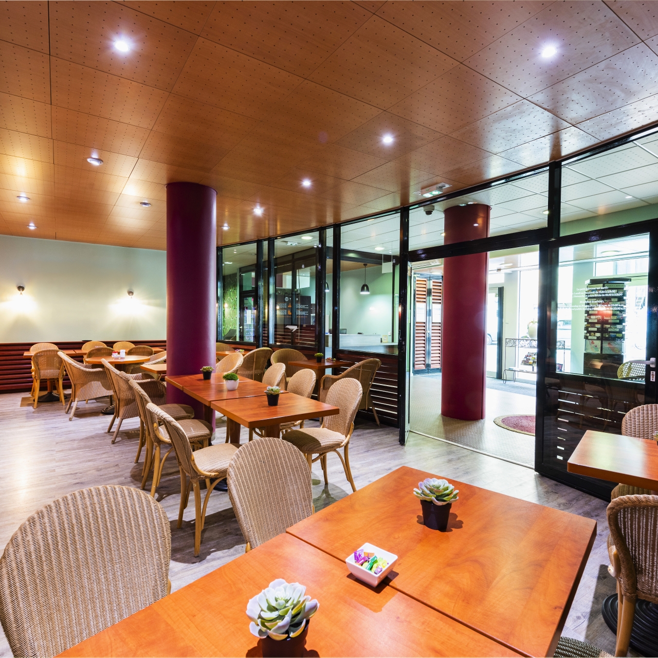 Teneo Apparthotel Bordeaux - Gare Saint Jean Residence Hoteliere chez HRS  avec services gratuits