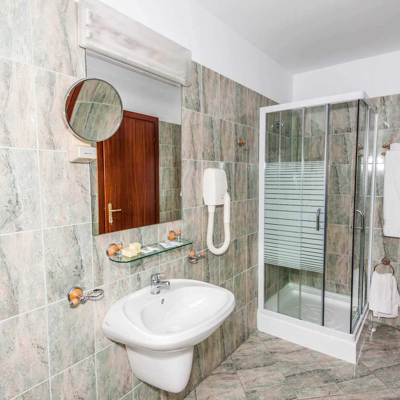 Hotel Johann Strauss 3 Hrs Star Hotel In Bucharest Bucuresti
