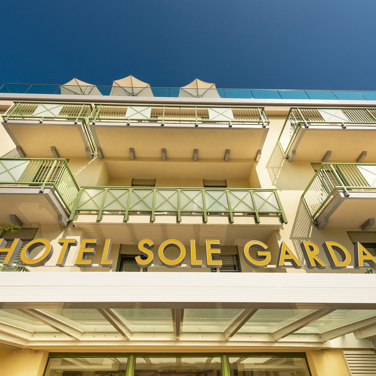sky pool hotel sole garda italy at hrs with free services
