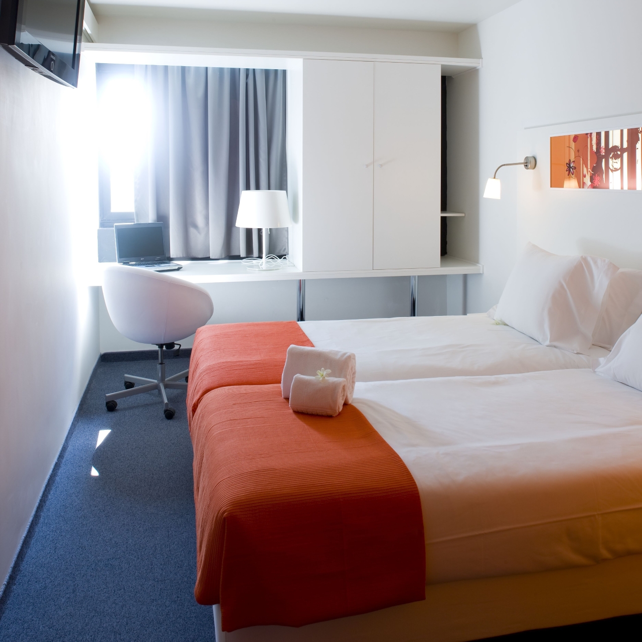 Star Inn Porto Portugal At Hrs With Free Services