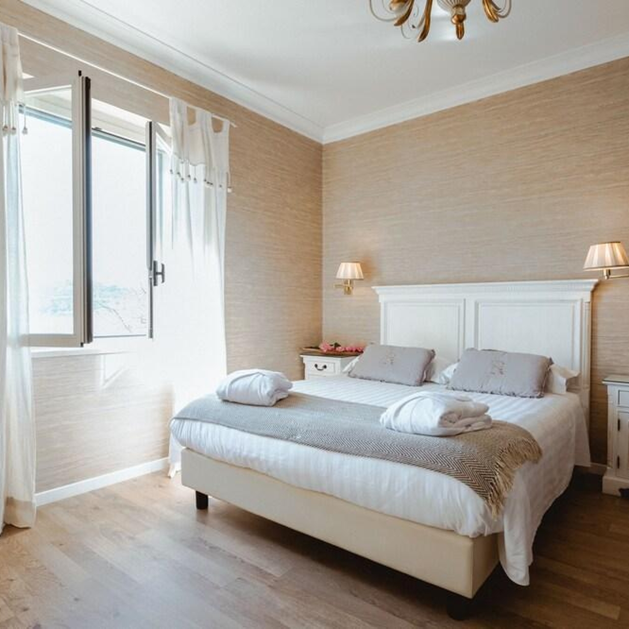 Hotel La Culla Del Lago Italy At Hrs With Free Services