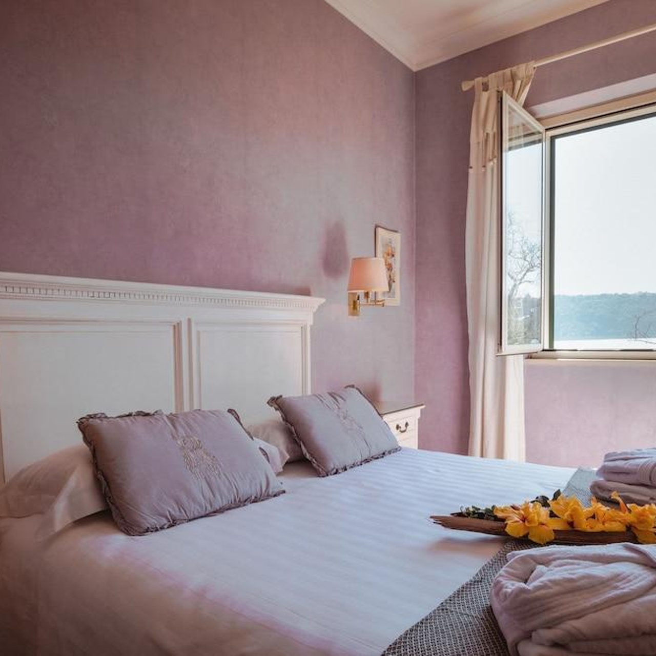 Hotel La Culla Del Lago Italy At Hrs With Free Services