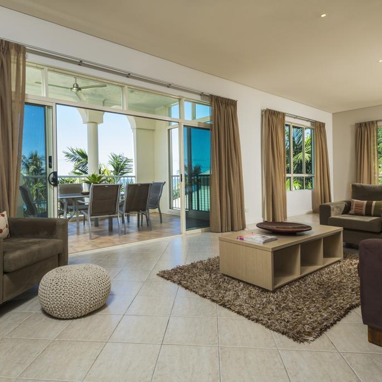 Hotel Sea Change Beachfront Apartments 5 Hrs Star Hotel In Trinity Beach State Of Queensland