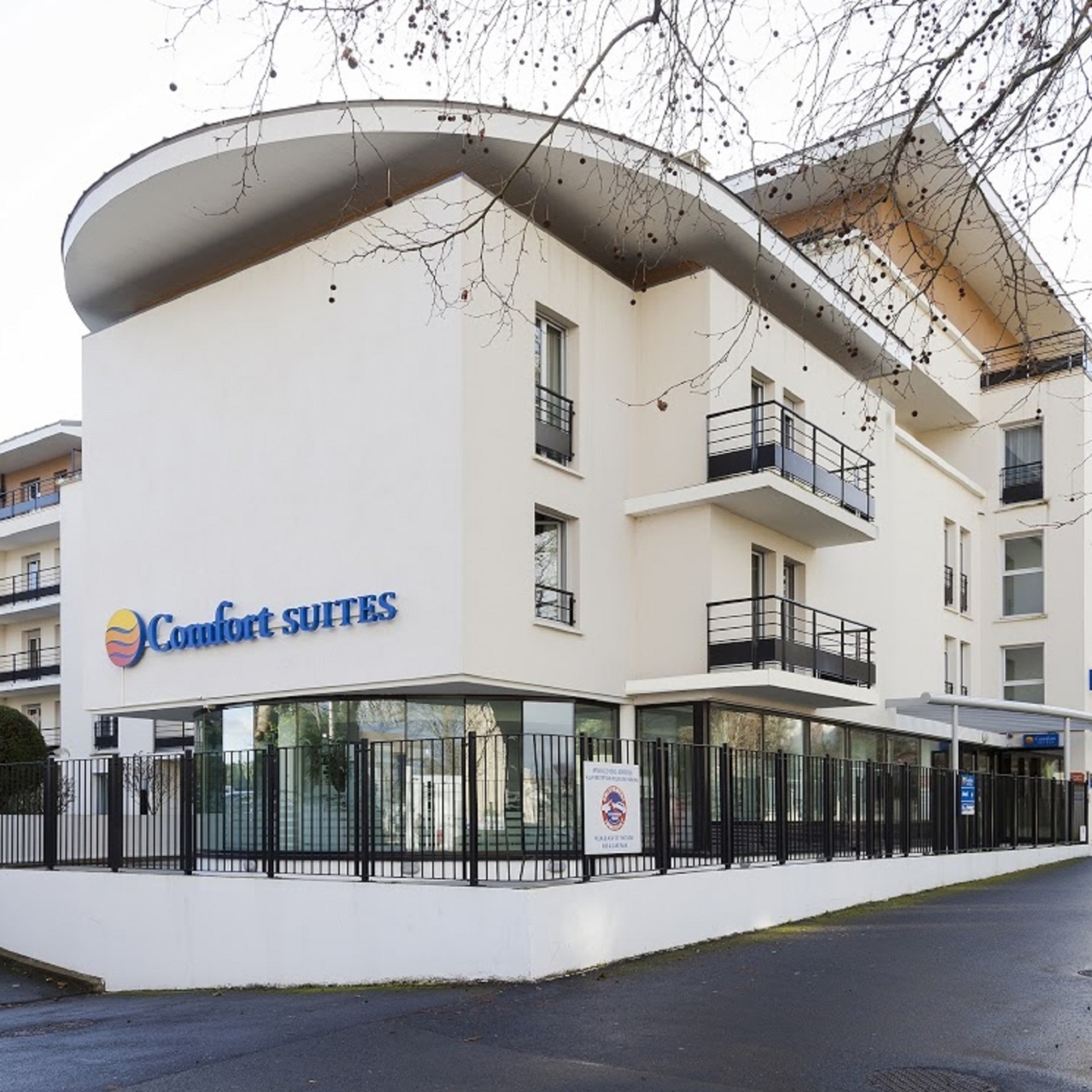hotel comfort suites port marly paris ouest france at hrs with free services