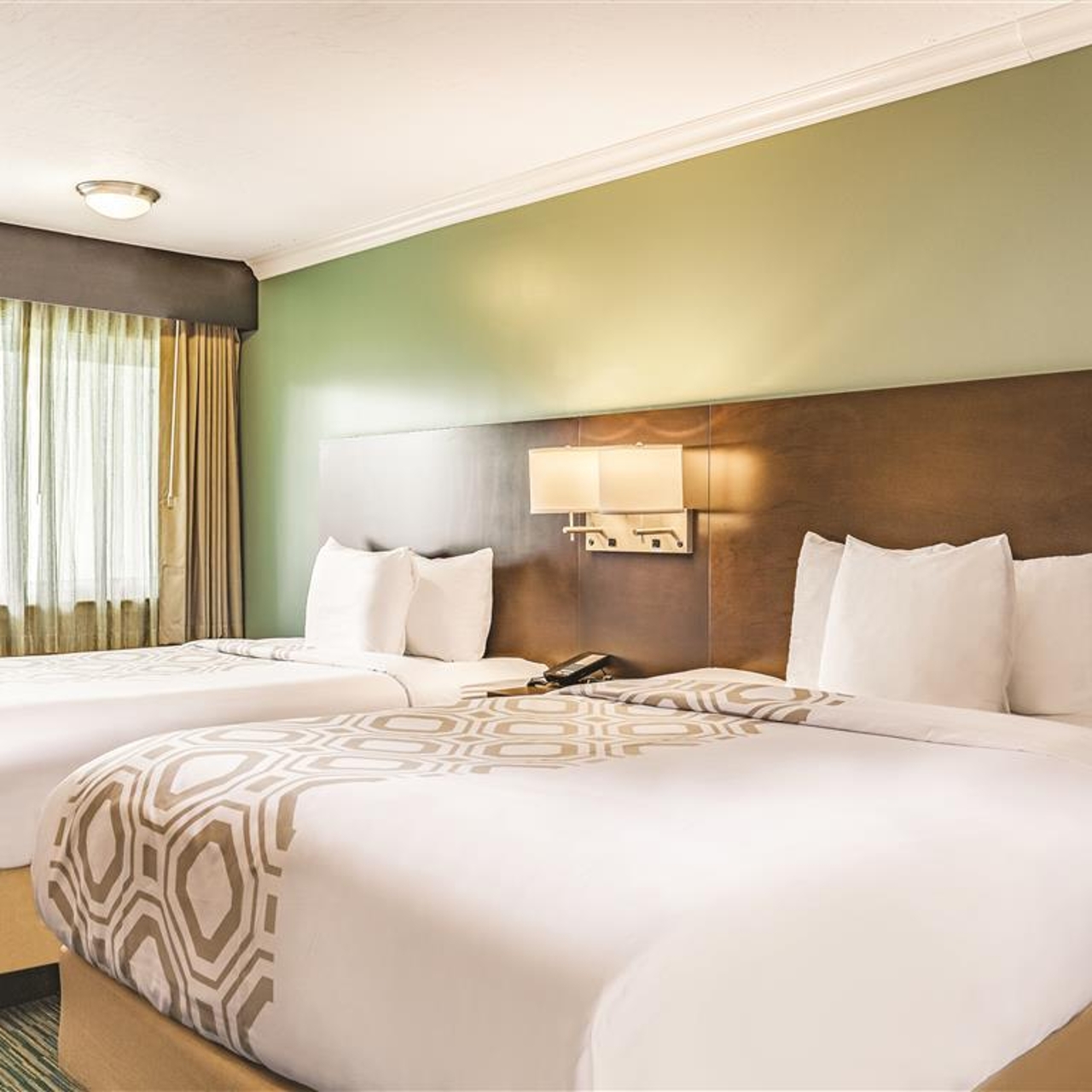 La Quinta Inn Ste San Francisco Ap West 3 Hrs Star Hotel In Millbrae California