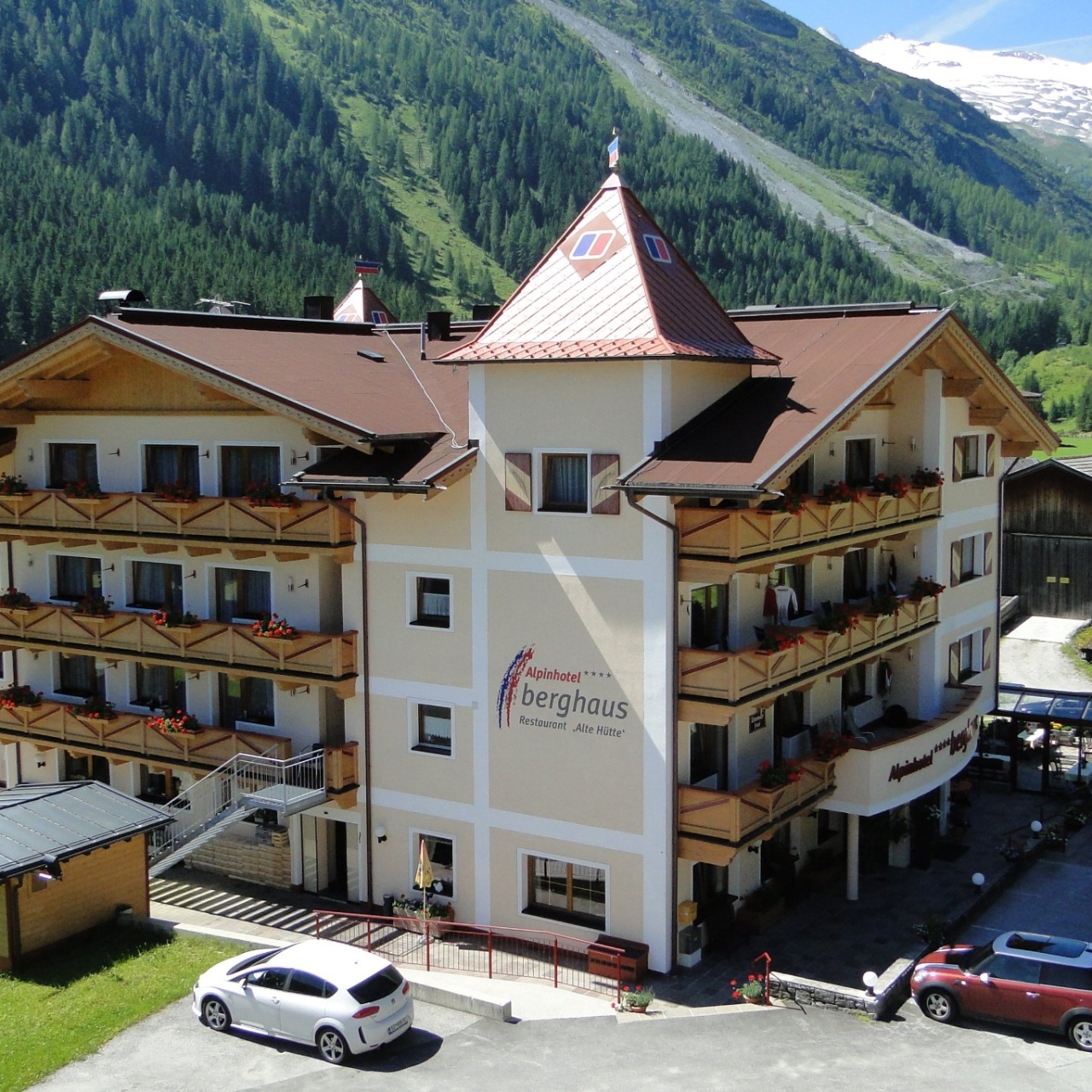 Alpinhotel Berghaus - 4 HRS star hotel in Tux (Tyrol)