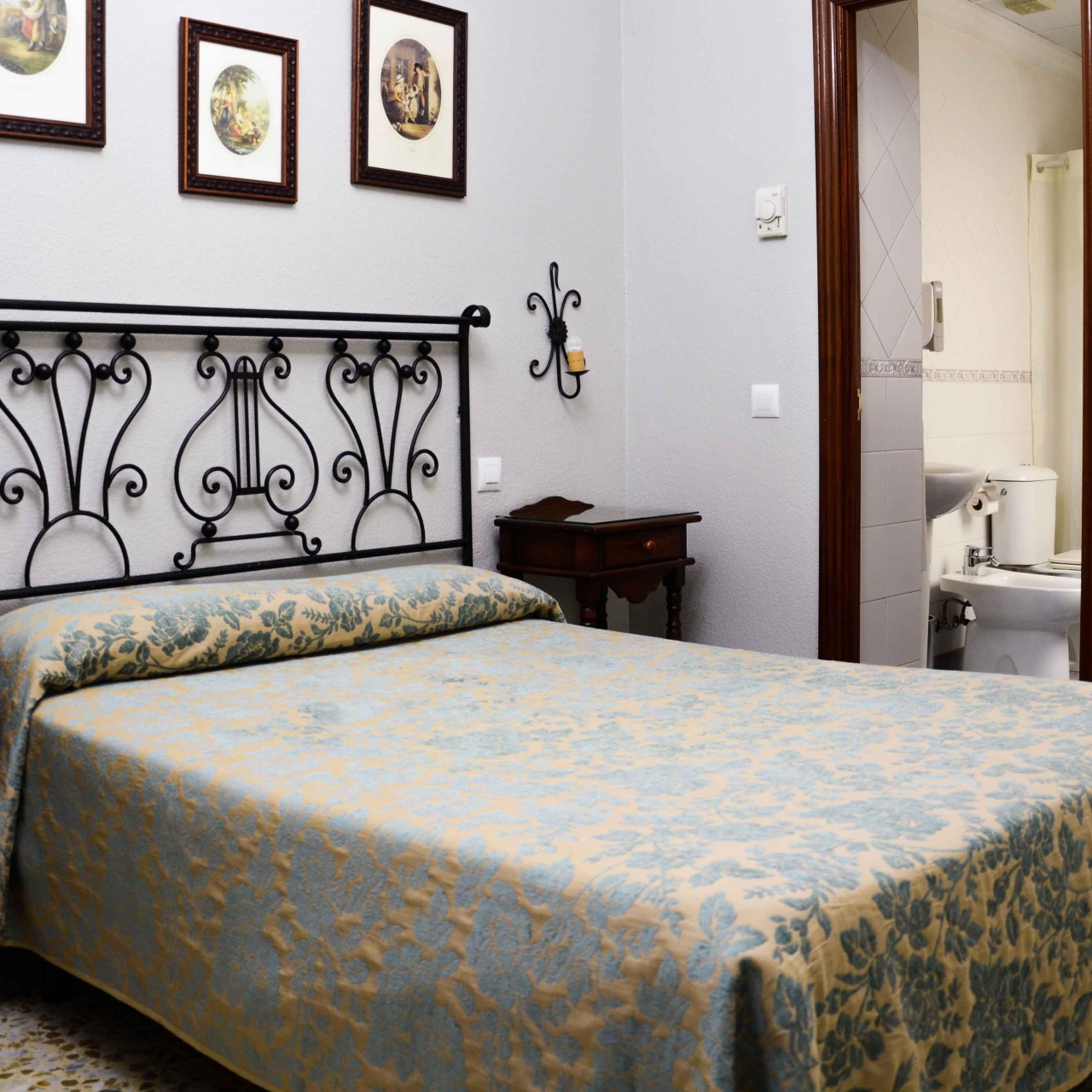 Hotel Roma Hostal In Seville Andalusia Hrs