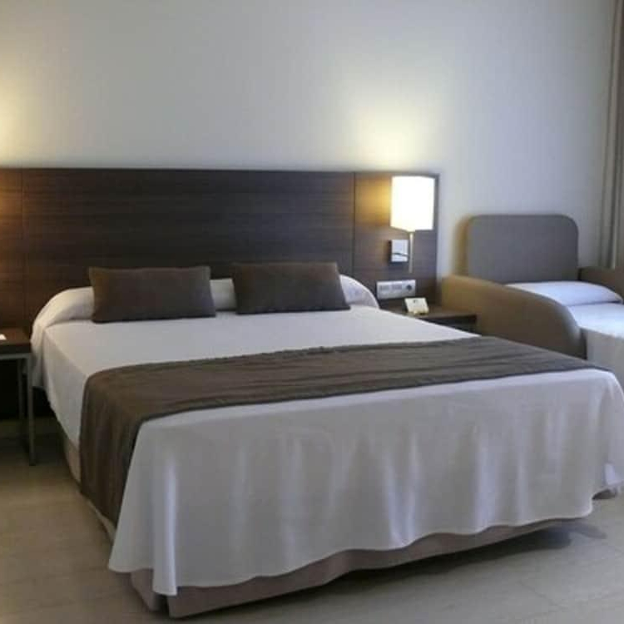 Hotel Mediterraneo Park - 4 HRS star hotel in Roses (Catalonia)