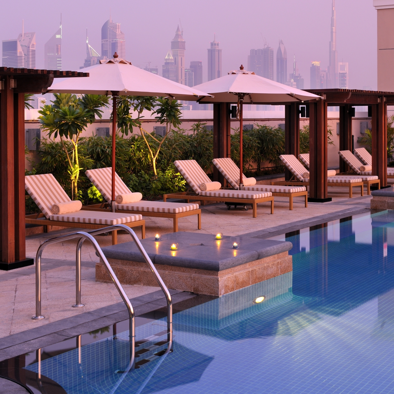 Ramada By Wyndham Jumeirah Hotel - Dubai at HRS with free services