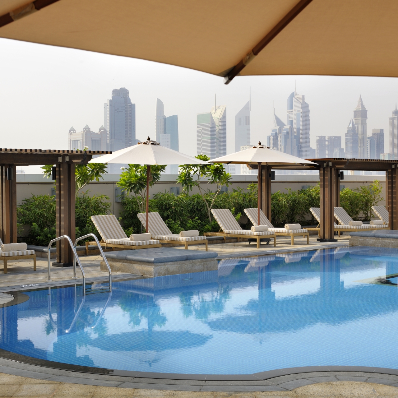 Ramada By Wyndham Jumeirah Hotel en Dubai en HRS con servicios gratuitos