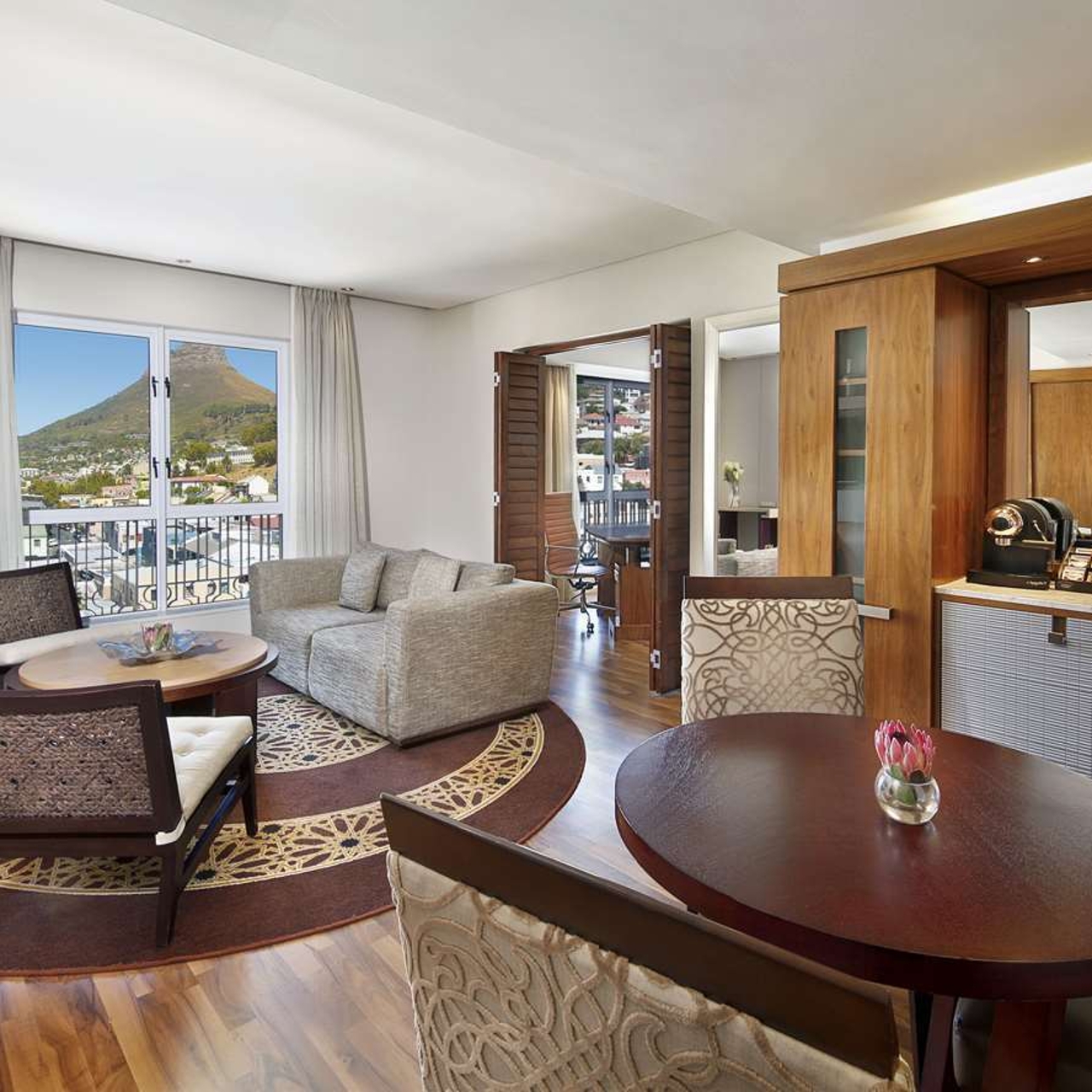 Hotel Hilton Cape Town City Centre Kapstadt Bei Hrs Gunstig Buchen