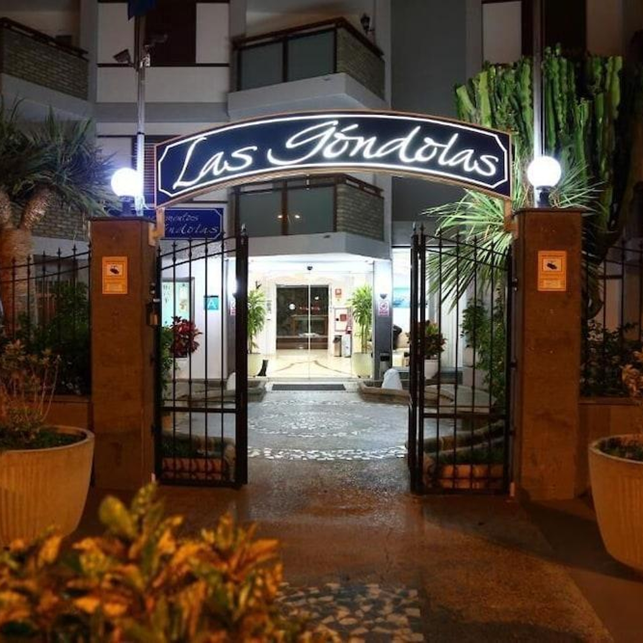 Hotel Apartamentos Las Góndolas en Playa del Ingles, San Bartolomé de  Tirajana en HRS con servicios gratuitos