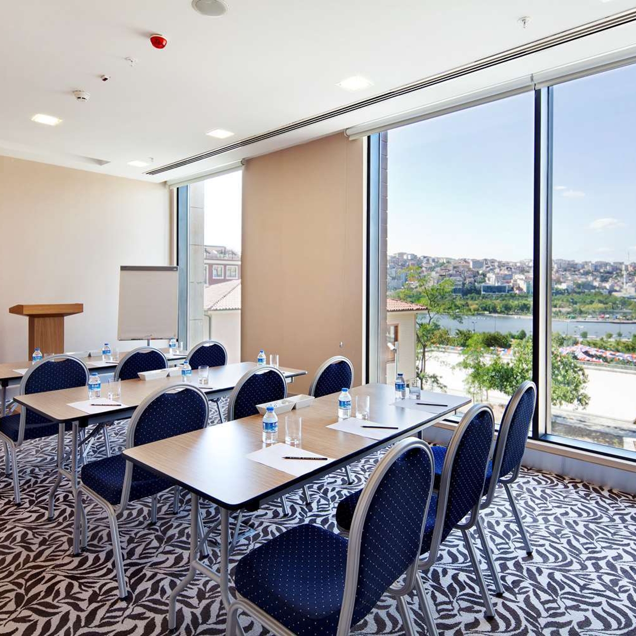 Hilton Garden Inn Istanbul Golden Horn Turkey 4 Hrs Star Hotel In Istanbul Istanbul