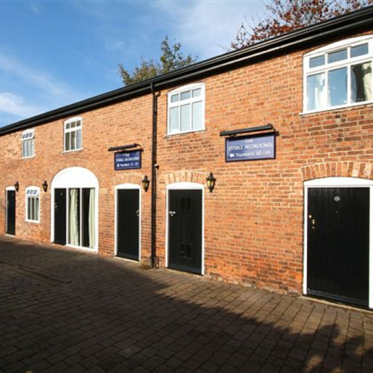 elms hotel bassetlaw at hrs with free services