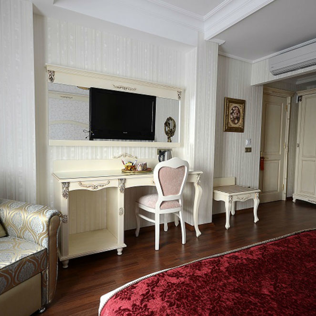 Hotel Muyan Suites In Istanbul Istanbul Hrs