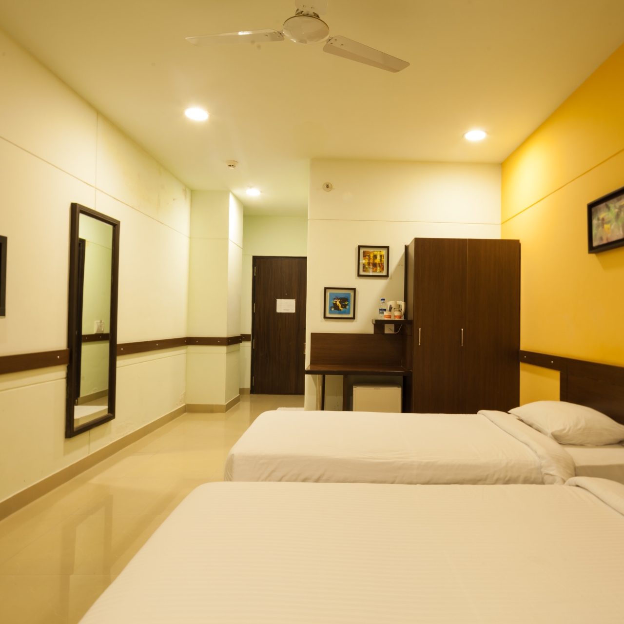 Hotel Ginger Mumbai Andheri Midc Indien Bei Hrs Mit Gratis Leistungen Ginger mumbai andheri's 142 rooms are soundproofed and provide refrigerators, coffee makers, and free newspapers. hrs