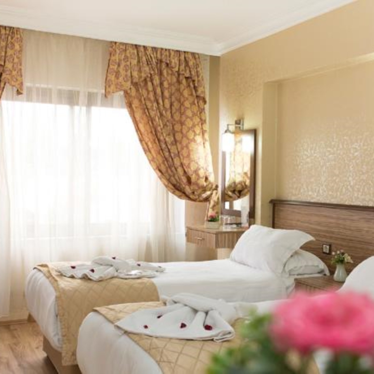 Buyuk Hamit Hotel 4 Hrs Star Hotel In Istanbul Istanbul