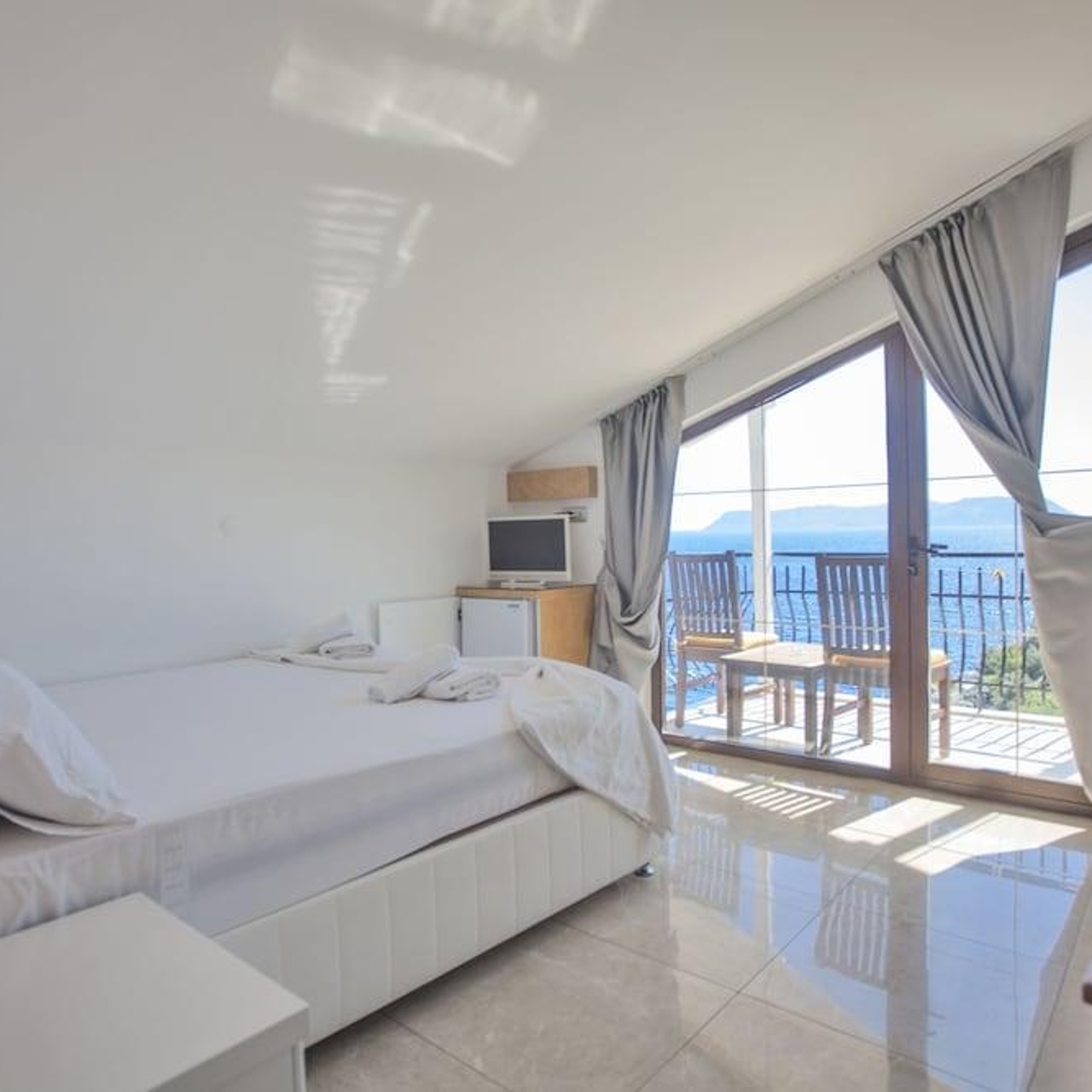 Hotel Ferah In Kas Antalya Ili Hrs