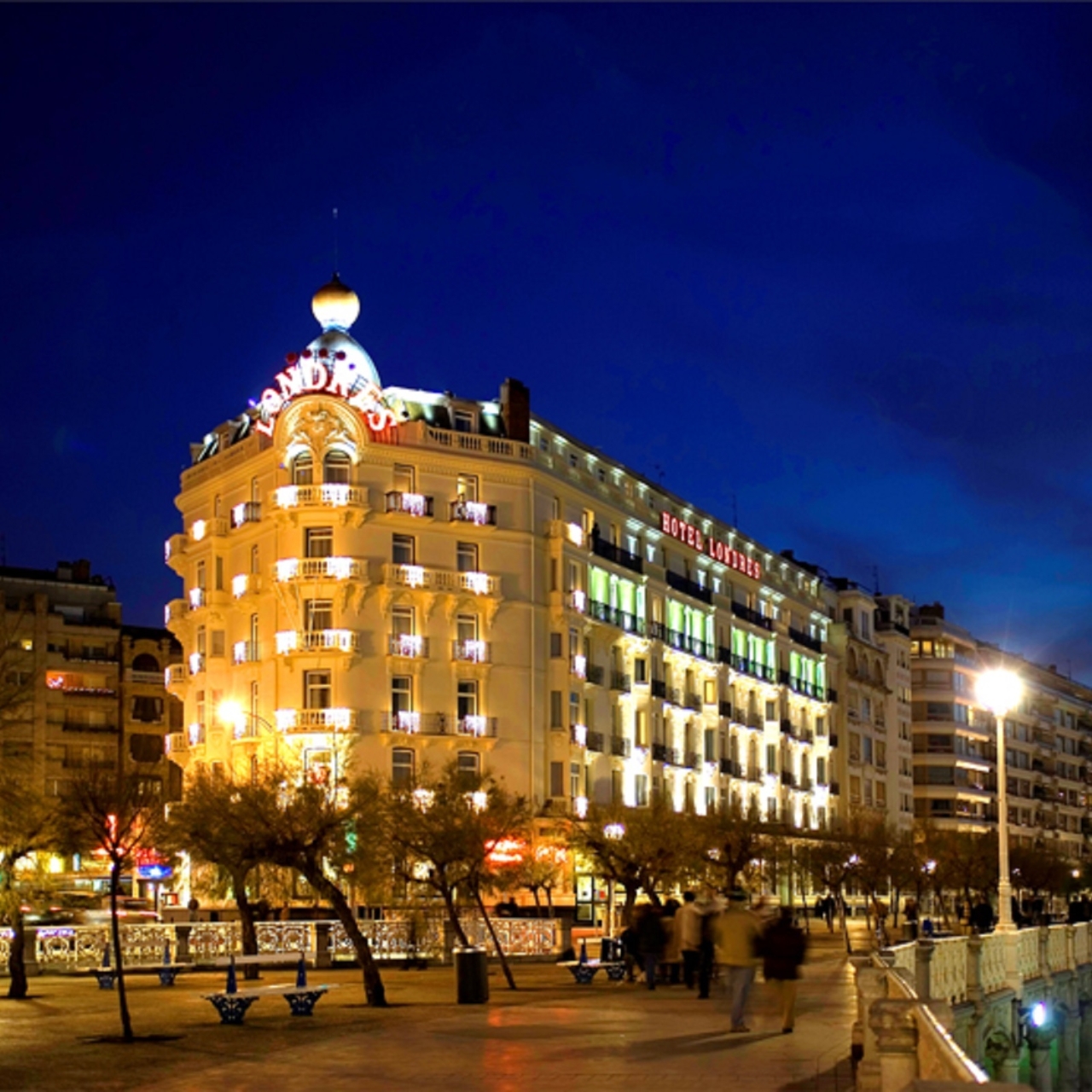 Fanático Hacer feo Hotel Londres y de Inglaterra en Donostia-San Sebastián en HRS con  servicios gratuitos