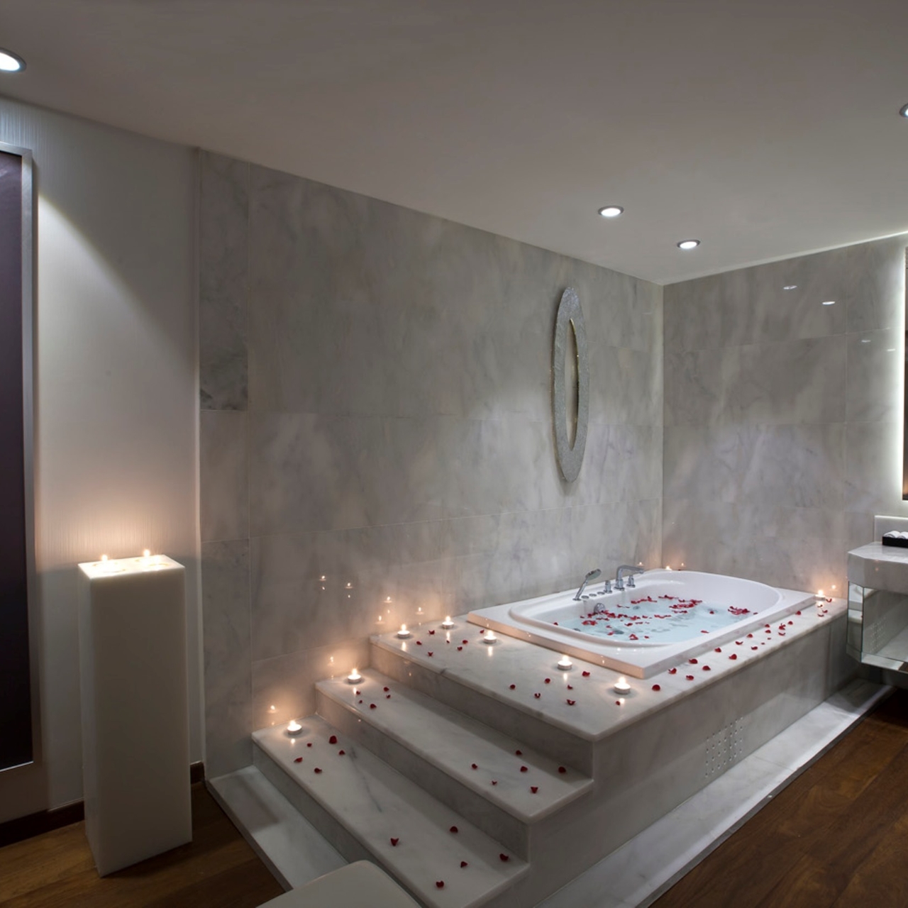 Wyndham Grand Istanbul Kalamis Marina Hotel 5 Hrs Star Hotel In Istanbul Istanbul