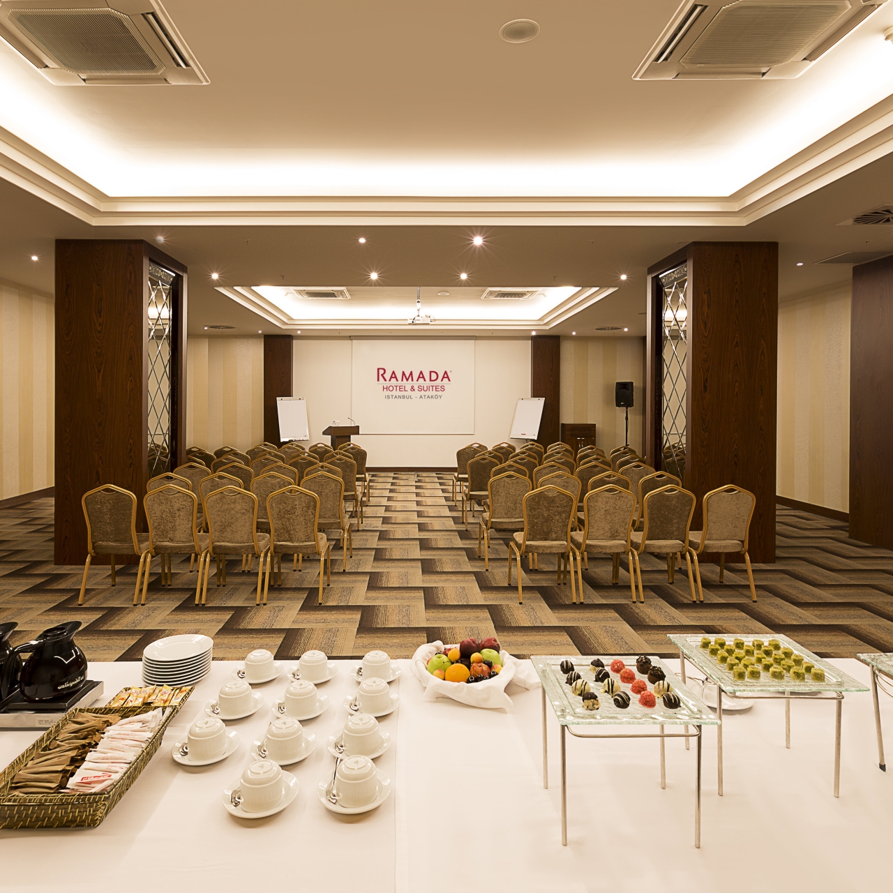 Ramada Hotel Suites Istanbul Atakoy 5 Hrs Star Hotel In Istanbul Istanbul