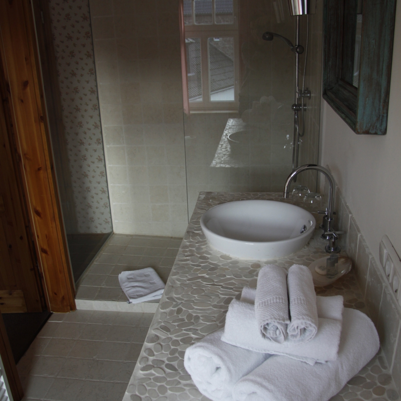 Zur Ewigen Lampe Romantik Und Landhotel North Rhine Westphalia At Hrs With Free Services