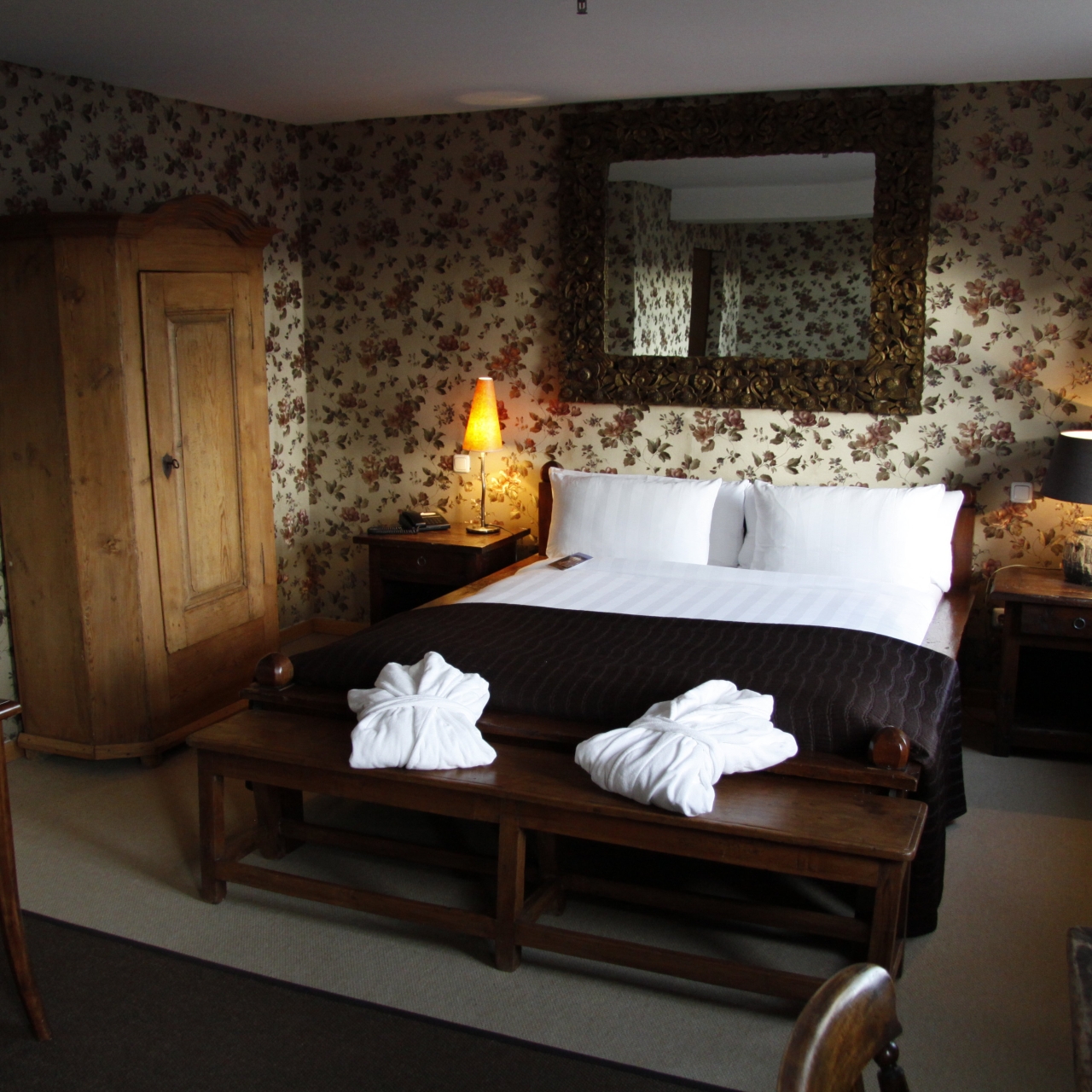 Zur Ewigen Lampe Romantik Und Landhotel North Rhine Westphalia At Hrs With Free Services