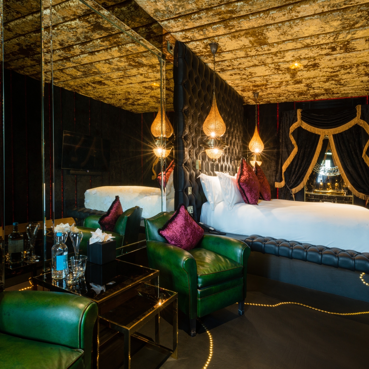 Hotel Crazy Bear Beaconsfield 5 Hrs Star Hotel In Beaconsfield