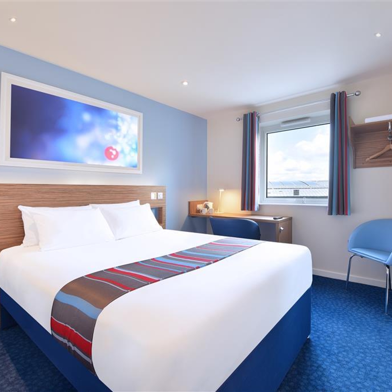 Hotel Travelodge Manchester Central Arena Manchester England At Hrs With Free Services 3 yildizli travelodge manchester central arena, river irk nehrine 10 dakikalik yuerueme konuklar restoranda kahvalti yapabilir. hotel travelodge manchester central