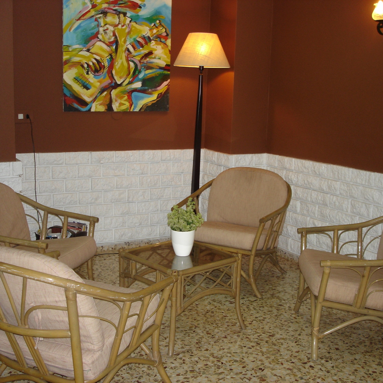Hotel Moreno Hostal en Silla en HRS con servicios gratuitos