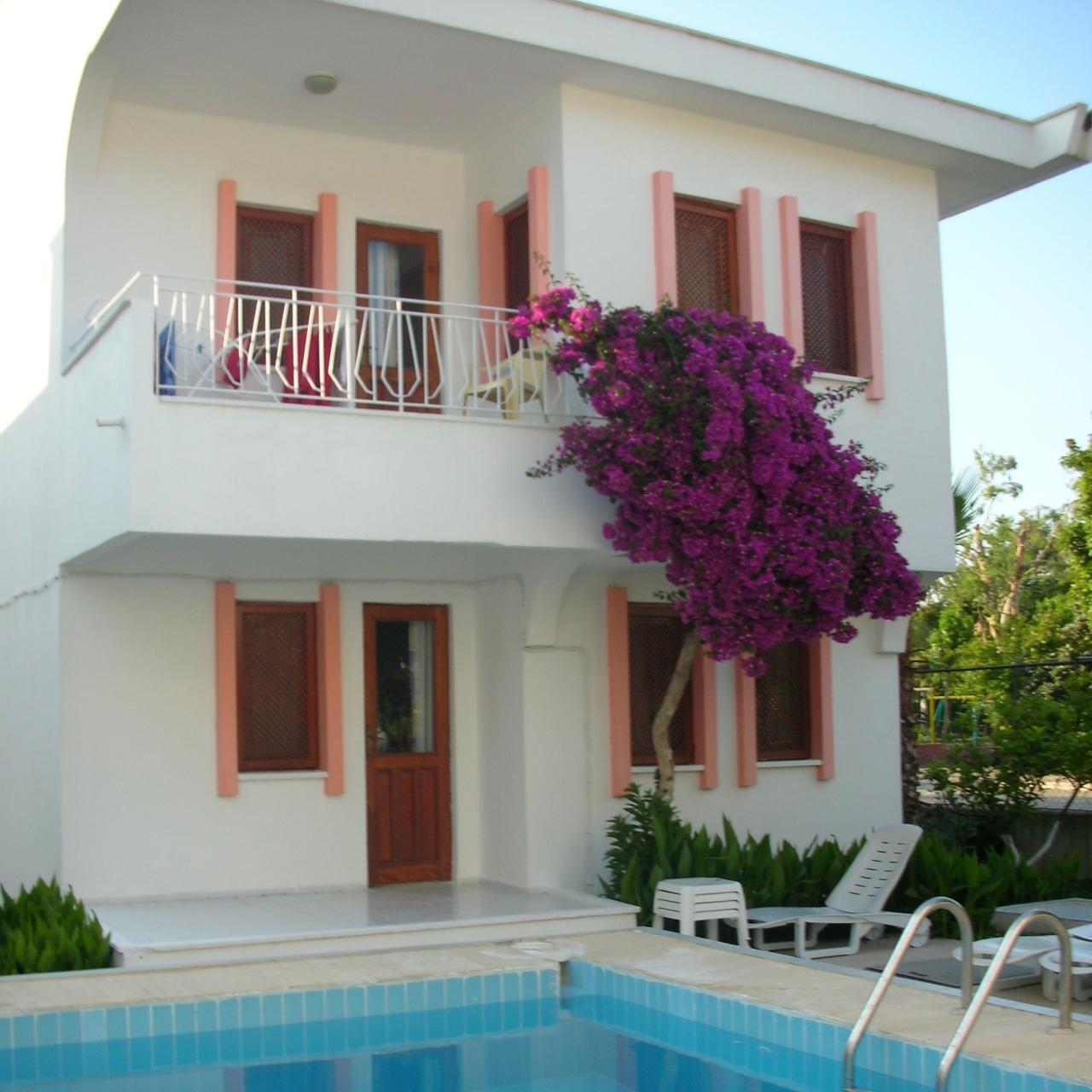 Flower villa. Flower Villa Apart Kemer. Willa апарт. Вилла цветы.